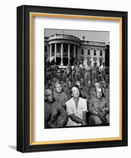 First Lady Eleanor Roosevelt with a Large Group of US Soldiers-Thomas D. Mcavoy-Framed Photographic Print