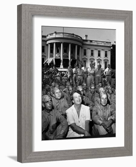 First Lady Eleanor Roosevelt with a Large Group of US Soldiers-Thomas D. Mcavoy-Framed Photographic Print