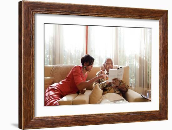 First Lady Michelle Obama Meets with Former President Nelson Mandela of South Africa-null-Framed Premium Photographic Print