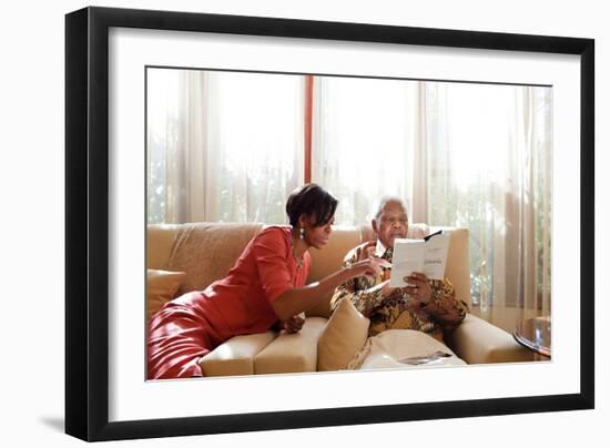 First Lady Michelle Obama Meets with Former President Nelson Mandela of South Africa-null-Framed Premium Photographic Print