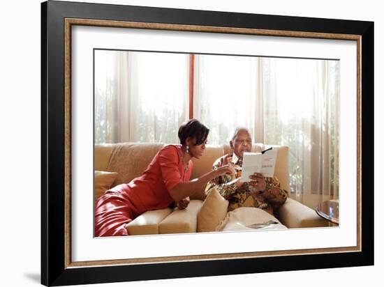 First Lady Michelle Obama Meets with Former President Nelson Mandela of South Africa-null-Framed Premium Photographic Print