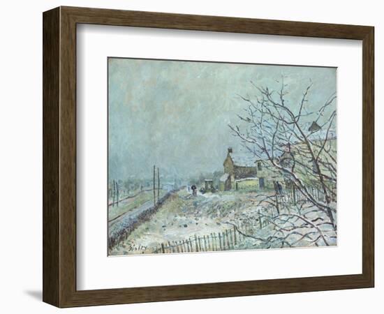 First Snow at Veneux-Nadon, 1878 (Oil on Canvas)-Alfred Sisley-Framed Giclee Print