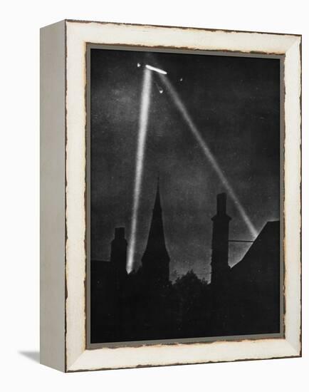First Zeppelin Air Raid on London, During World War I 1915-Robert Hunt-Framed Premier Image Canvas