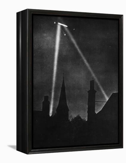 First Zeppelin Air Raid on London, During World War I 1915-Robert Hunt-Framed Premier Image Canvas