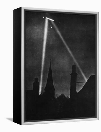 First Zeppelin Air Raid on London, During World War I 1915-Robert Hunt-Framed Premier Image Canvas