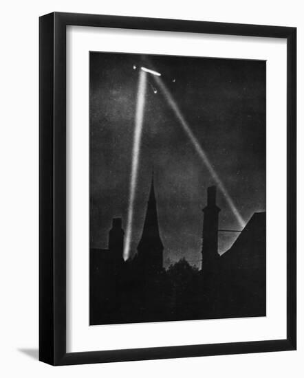 First Zeppelin Air Raid on London, During World War I 1915-Robert Hunt-Framed Photographic Print