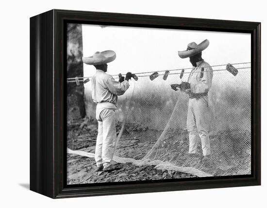 Fishermen with Nets, Mexico, C.1926-Tina Modotti-Framed Premier Image Canvas