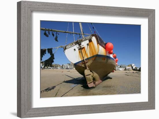 Fishing Boat in the Harbour at Low Tide, St Ives, Cornwall-Peter Thompson-Framed Photographic Print