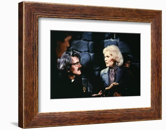 Fog THE FOG by JohnCarpenter with Hal Holbrook and Janet Leigh, 1980 (photo)-null-Framed Photo