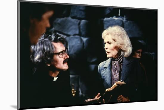 Fog THE FOG by JohnCarpenter with Hal Holbrook and Janet Leigh, 1980 (photo)-null-Mounted Photo