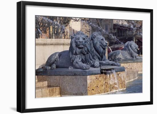 Fontaine De La Rotonde-null-Framed Giclee Print