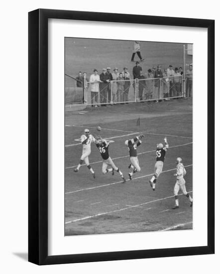 Football Game Between the Green Bay Packers and the San Francisco 49Ers-null-Framed Photographic Print