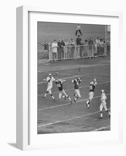 Football Game Between the Green Bay Packers and the San Francisco 49Ers-null-Framed Photographic Print