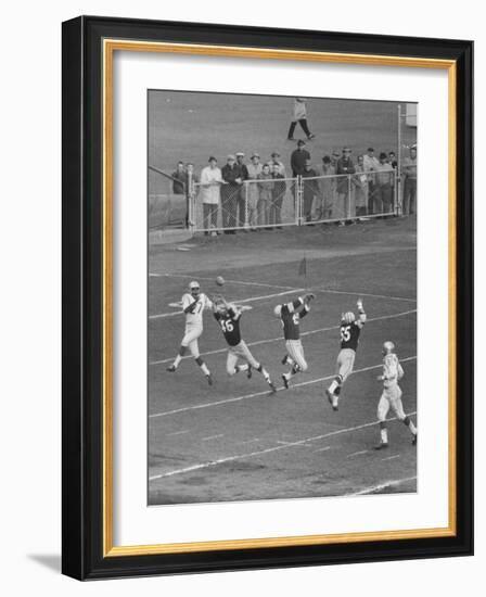 Football Game Between the Green Bay Packers and the San Francisco 49Ers-null-Framed Photographic Print