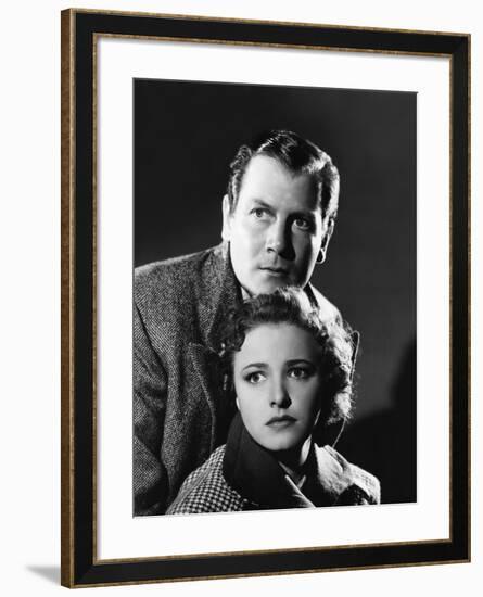 FOREIGN CORRESPONDENT, 1940 directed by ALFRED HICHCOCK Joel Mc Crea / Laraine Dey (b/w photo)-null-Framed Photo