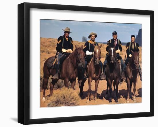 FORT APACHE, 1948 directed by JOHN FORD Center, Pedro Armendariz and Victor McLaglen (photo)-null-Framed Photo