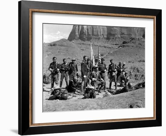 FORT APACHE, 1948 directed by JOHN FORD Henry Fonda, John Wayne and Victor McLaglen (b/w photo)-null-Framed Photo