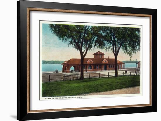 Fort Madison, Iowa - Exterior View of the Santa Fe Train Depot-Lantern Press-Framed Art Print