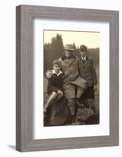 Foto Ak Johannes, Großvater Albert Und Cousin Anselm Von Thurn Und Taxis-null-Framed Photographic Print