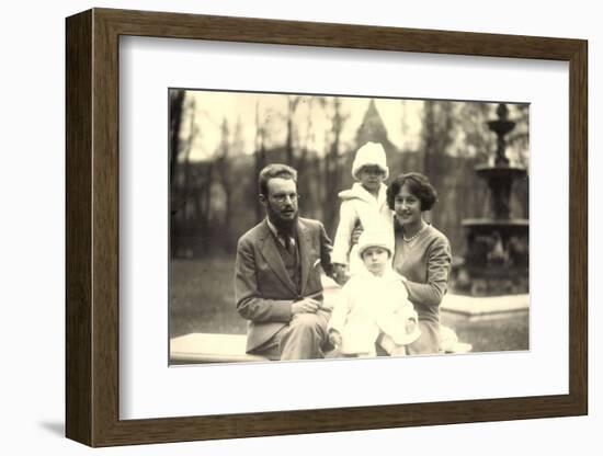 Foto Ak Prinz Ludwig Philipp Von Thurn U Taxis, Elisabeth, Anselm, Iniga-null-Framed Photographic Print