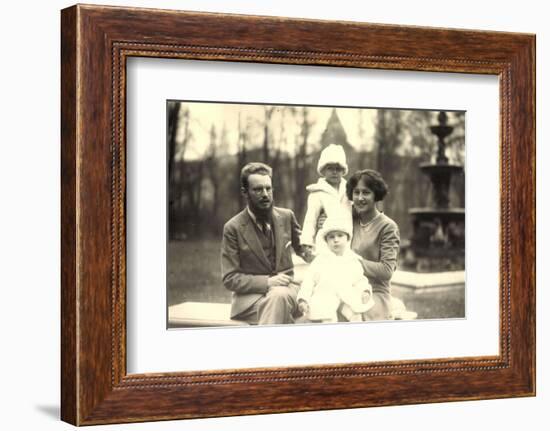 Foto Ak Prinz Ludwig Philipp Von Thurn U Taxis, Elisabeth, Anselm, Iniga-null-Framed Photographic Print