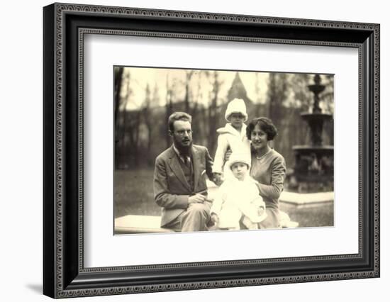 Foto Ak Prinz Ludwig Philipp Von Thurn U Taxis, Elisabeth, Anselm, Iniga-null-Framed Photographic Print