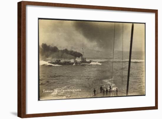 Foto Deutsches Kriegsschiff, Torpedobootsdurchbruch-null-Framed Giclee Print