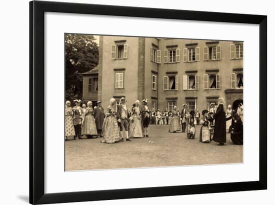 Foto Schwetzingen, Leute in Adelskostümen-null-Framed Giclee Print