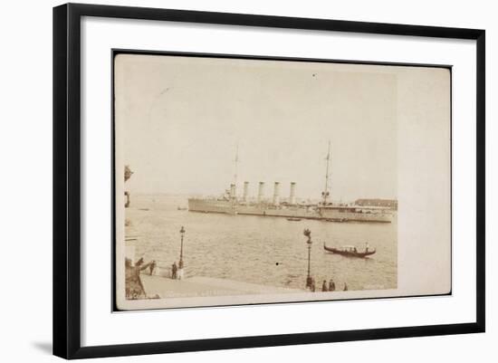 Foto Venedig, Kriegsschiff S.M.S. Strassburg Im Hafen-null-Framed Giclee Print