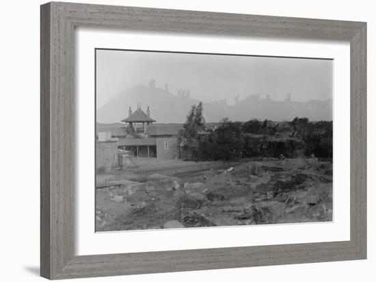 Fouilles d'Eléphantine : fouilles du temple de Satet en 1910-null-Framed Giclee Print