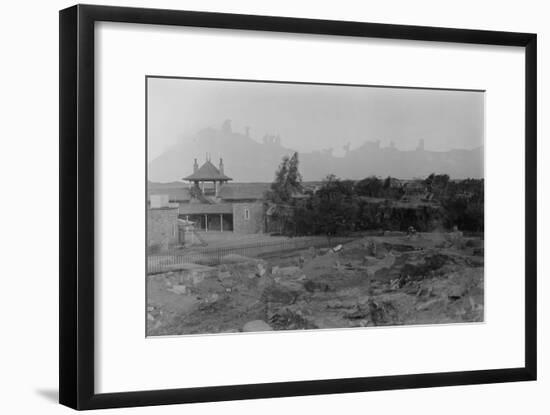 Fouilles d'Eléphantine : fouilles du temple de Satet en 1910-null-Framed Giclee Print