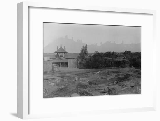 Fouilles d'Eléphantine : fouilles du temple de Satet en 1910-null-Framed Giclee Print