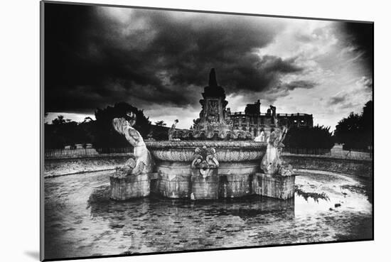 Fountain, Witley Court, Worcestershire, England-Simon Marsden-Mounted Giclee Print