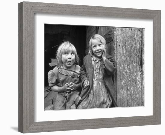 Four Year Old Flora and Her Sister Jacqueline Couch, 6 Smiling at the Camera-Eliot Elisofon-Framed Photographic Print