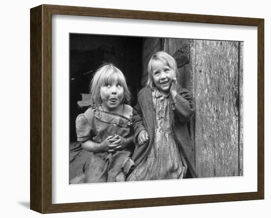 Four Year Old Flora and Her Sister Jacqueline Couch, 6 Smiling at the Camera-Eliot Elisofon-Framed Photographic Print