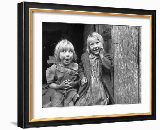 Four Year Old Flora and Her Sister Jacqueline Couch, 6 Smiling at the Camera-Eliot Elisofon-Framed Photographic Print