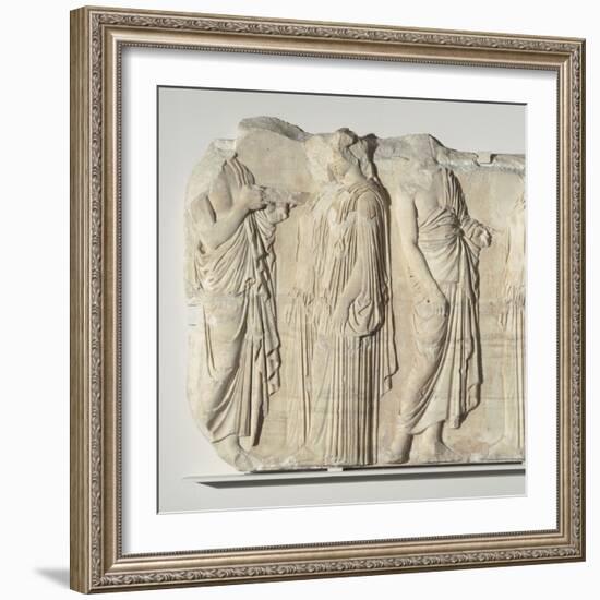 Fragment de la frise est du Parthénon. Vers 445-438 av J.-C.-null-Framed Giclee Print