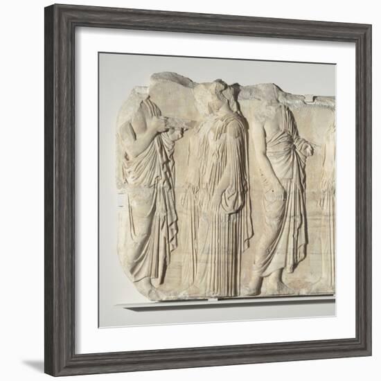 Fragment de la frise est du Parthénon. Vers 445-438 av J.-C.-null-Framed Giclee Print