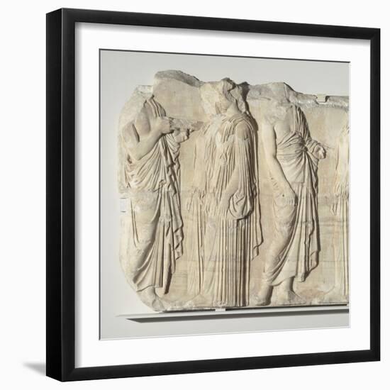 Fragment de la frise est du Parthénon. Vers 445-438 av J.-C.-null-Framed Giclee Print