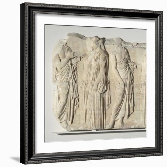 Fragment de la frise est du Parthénon. Vers 445-438 av J.-C.-null-Framed Giclee Print