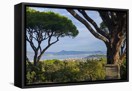 France, Cote D'Azur, Saint Tropez, Bay-Chris Seba-Framed Premier Image Canvas