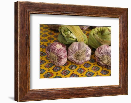 France, Vaucluse, Lourmarin. Garlic at the Friday Market-Kevin Oke-Framed Photographic Print