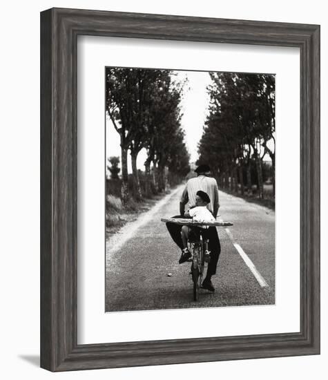 France-Elliott Erwitt-Framed Art Print