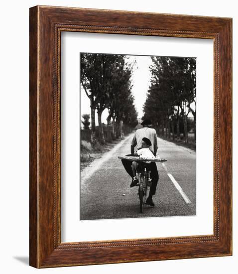 France-Elliott Erwitt-Framed Art Print