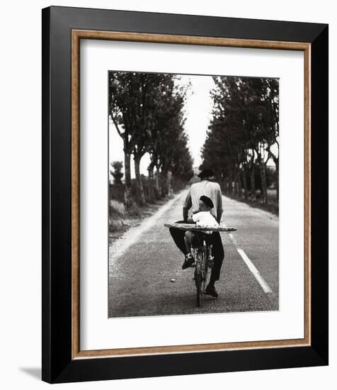 France-Elliott Erwitt-Framed Art Print