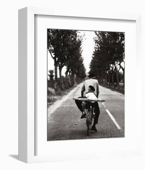 France-Elliott Erwitt-Framed Art Print