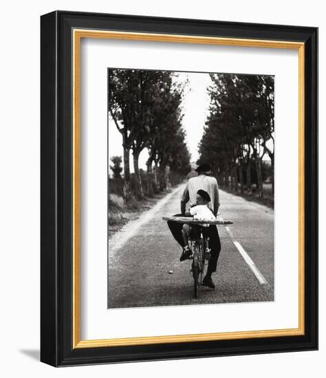 France-Elliott Erwitt-Framed Art Print