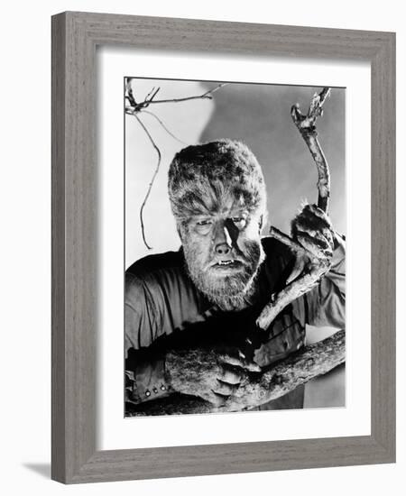 Frankenstein Meets the Wolf Man, Lon Chaney, Jr., 1943-null-Framed Photo