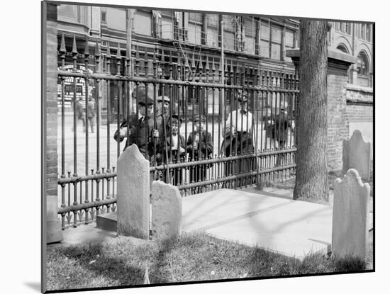 Franklins Tomb, Philadelphia, Pa.-null-Mounted Photo