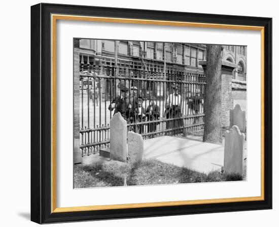 Franklins Tomb, Philadelphia, Pa.-null-Framed Photo